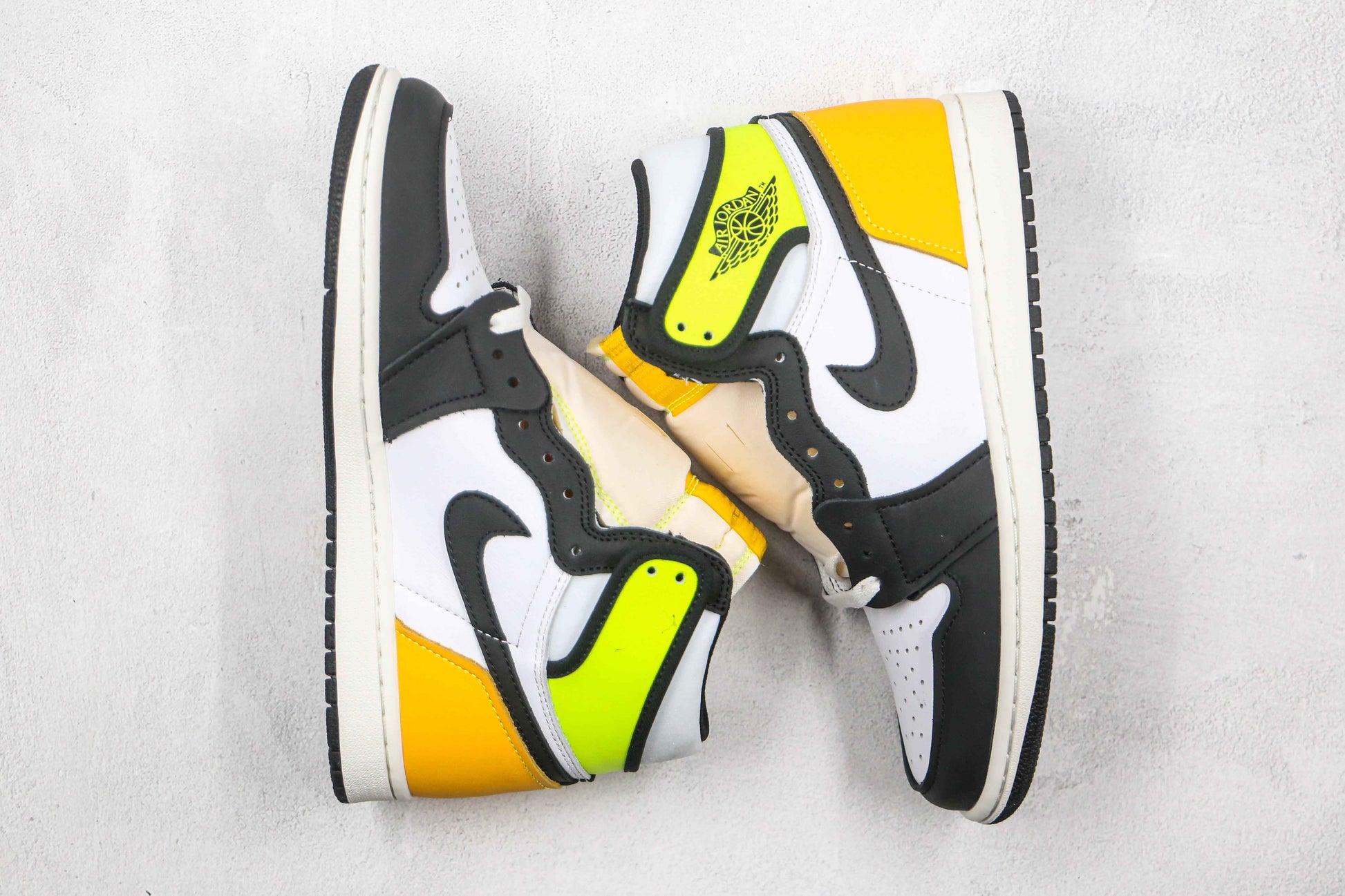 Air Jordan 1 Vlot Gold: Iconic Style Meets Everyday Comfort