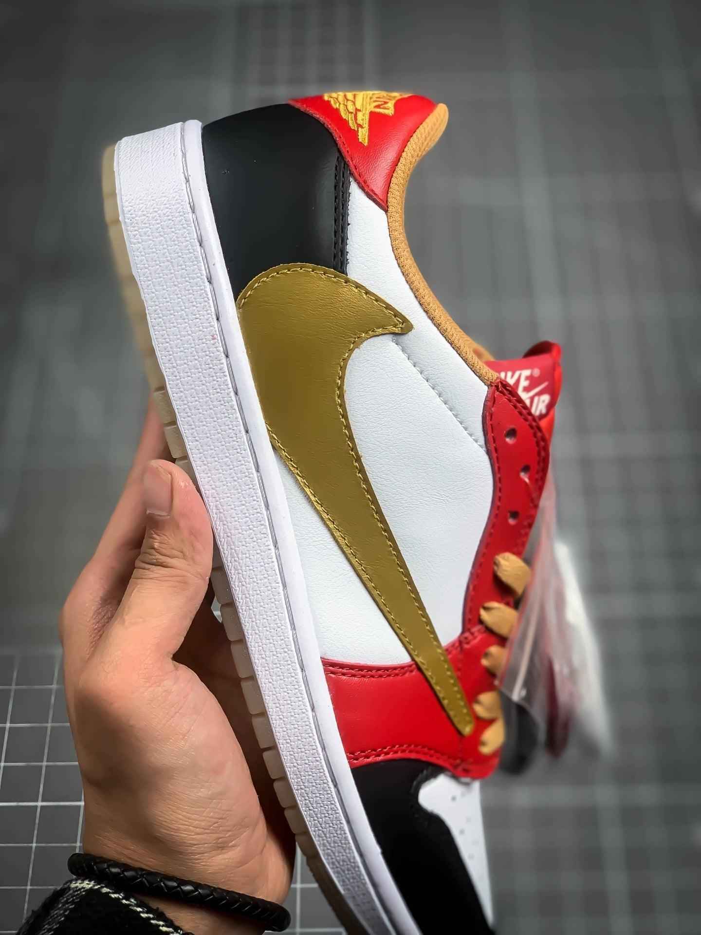 Travis Scott Air Jordan Sneaker - Reverse Mocha Limited Edition