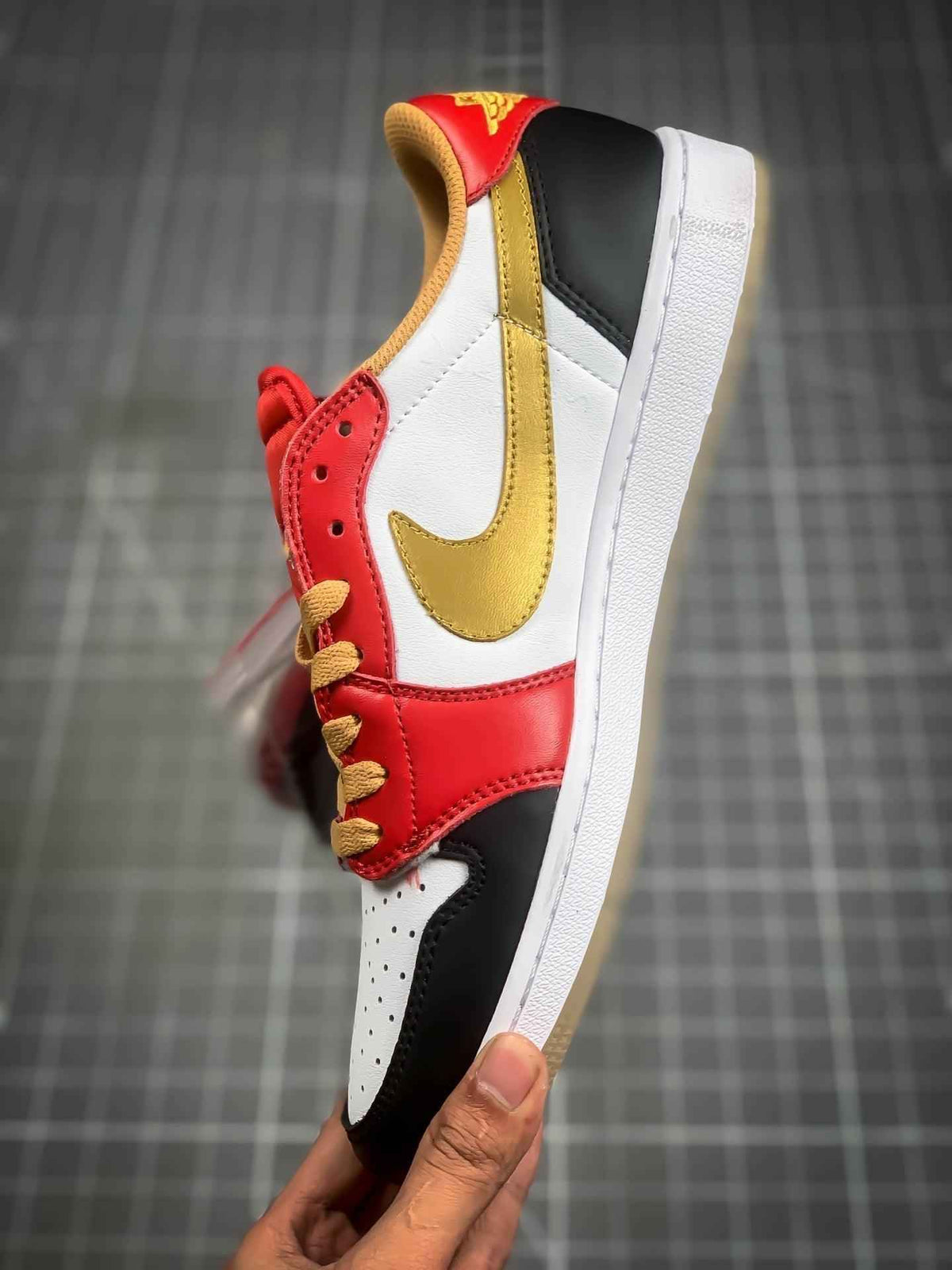 Travis Scott Air Jordan Sneaker - Reverse Mocha Limited Edition