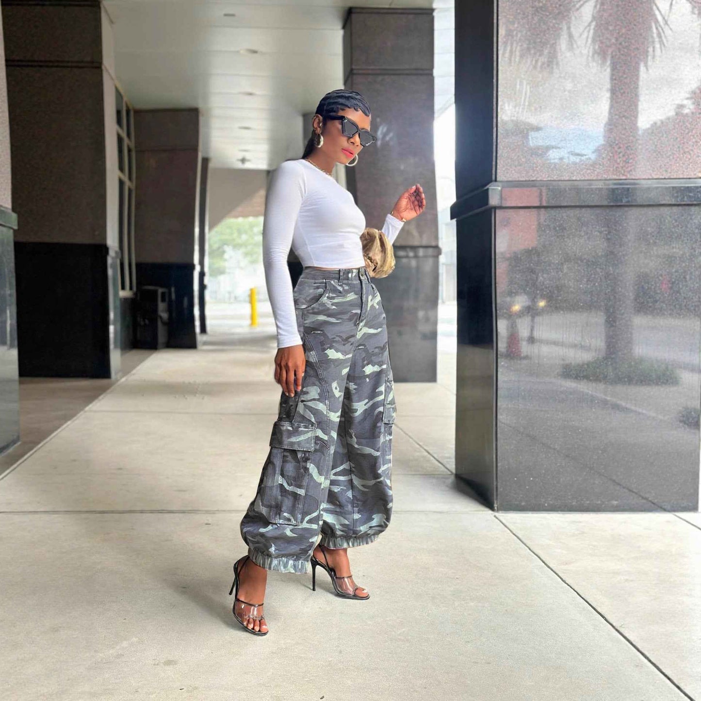 Camouflage Knife-Style Wide-Leg Cargo Jeans