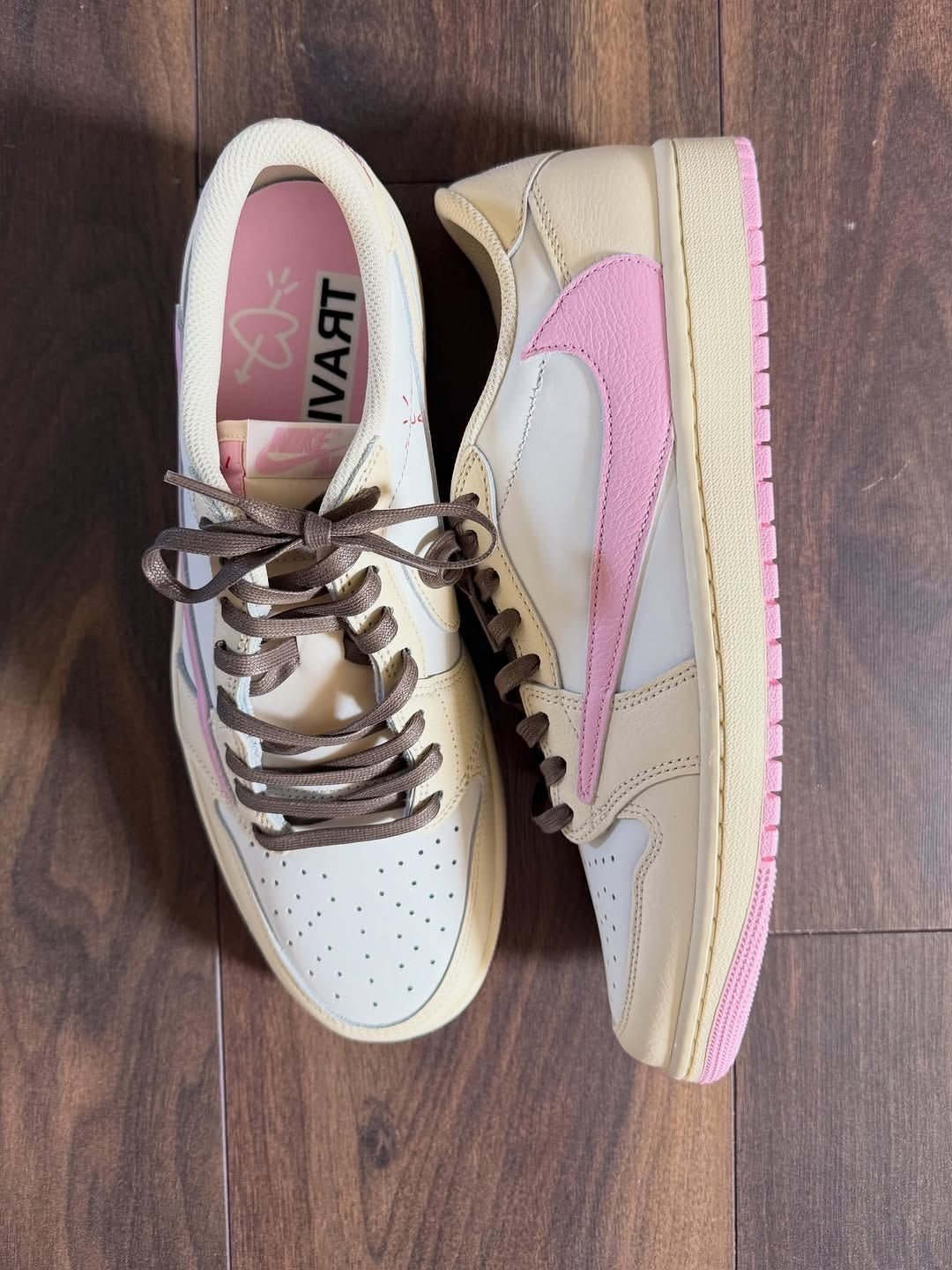 Travis Scott x Air Jordan 1 Low Soft Powder Pouring - A Streetwear Revolution - OMYGOODS