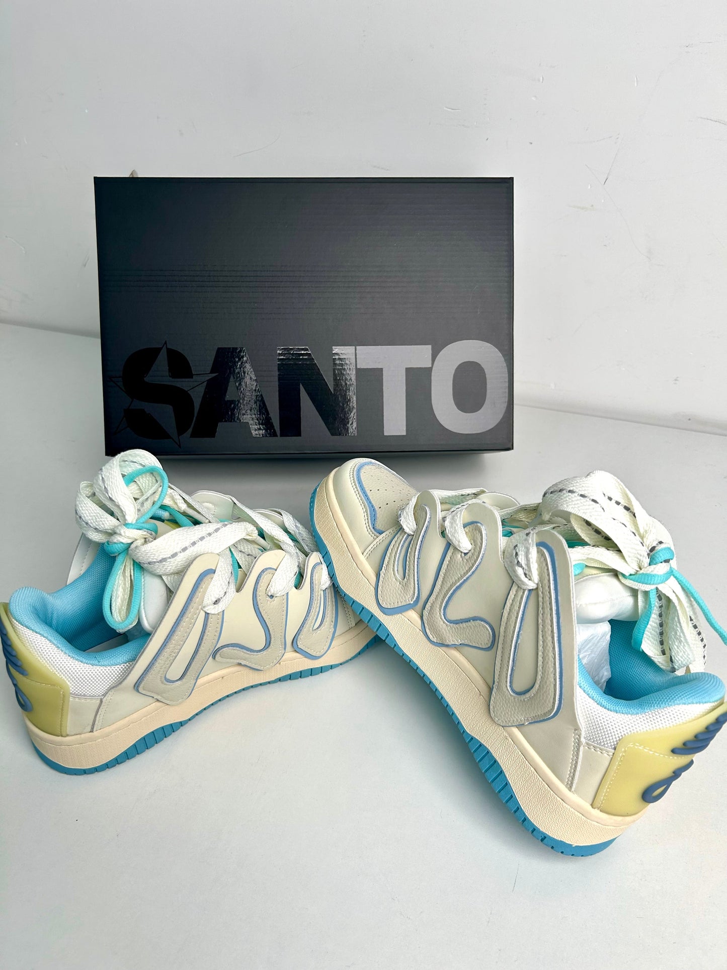 Waved | Beige and Blue Sneakers