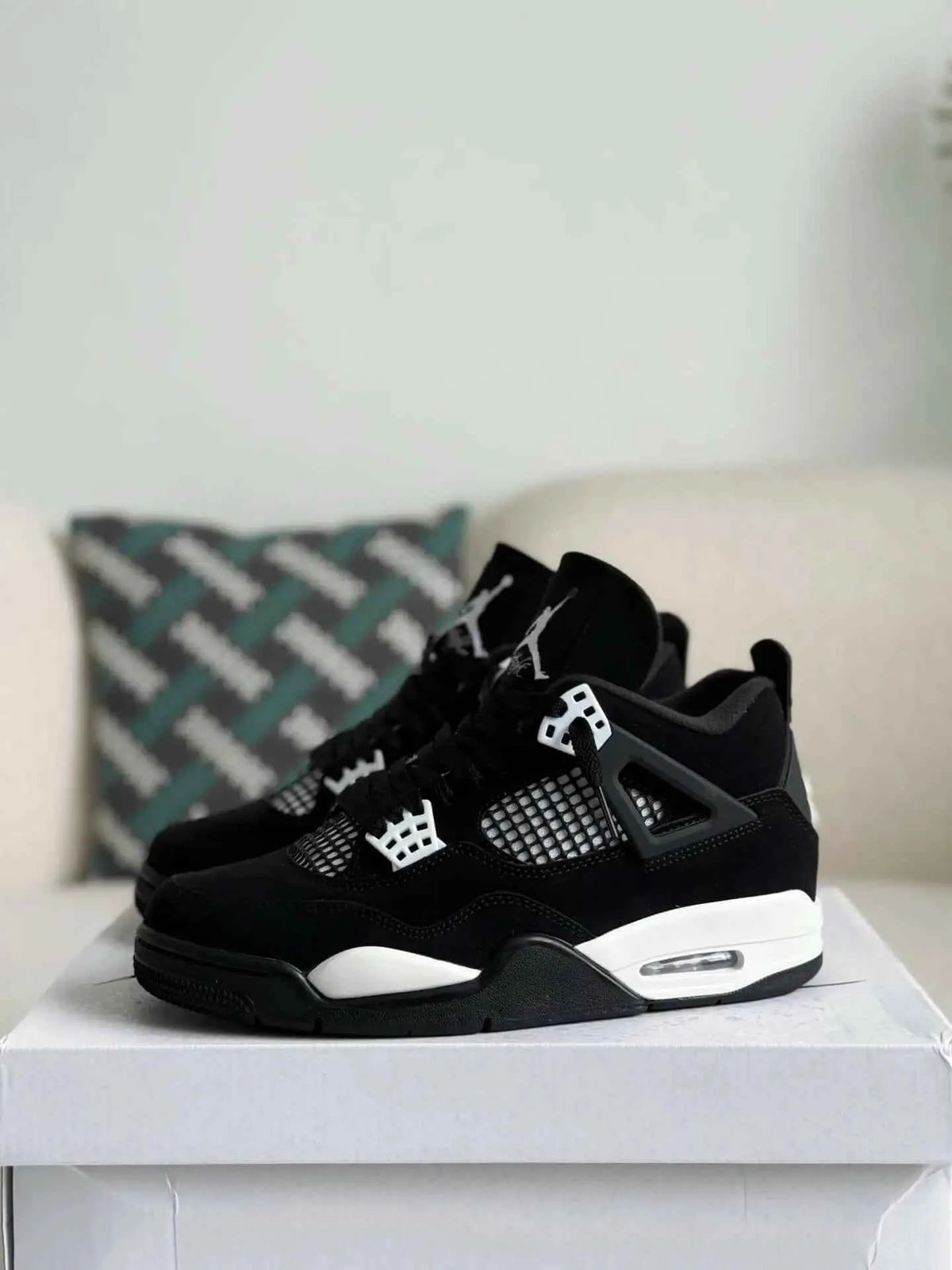 Air Jordan 4 Retro – Black and White “Oreo”