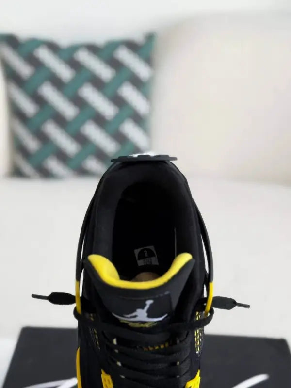 Air Jordan 4 Retro Thunder -black & Yellow - OMYGOODS