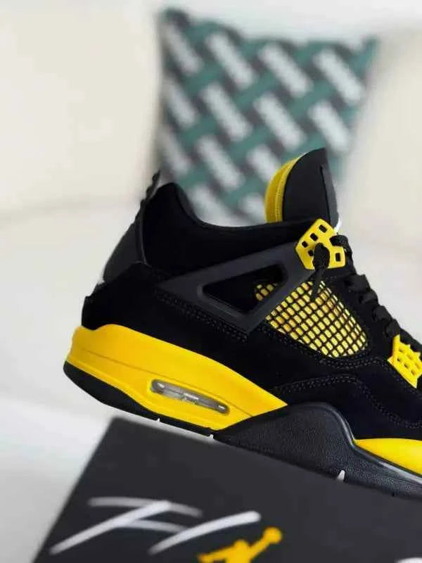 Air Jordan 4 Retro Thunder - Black & Yellow Sneakers