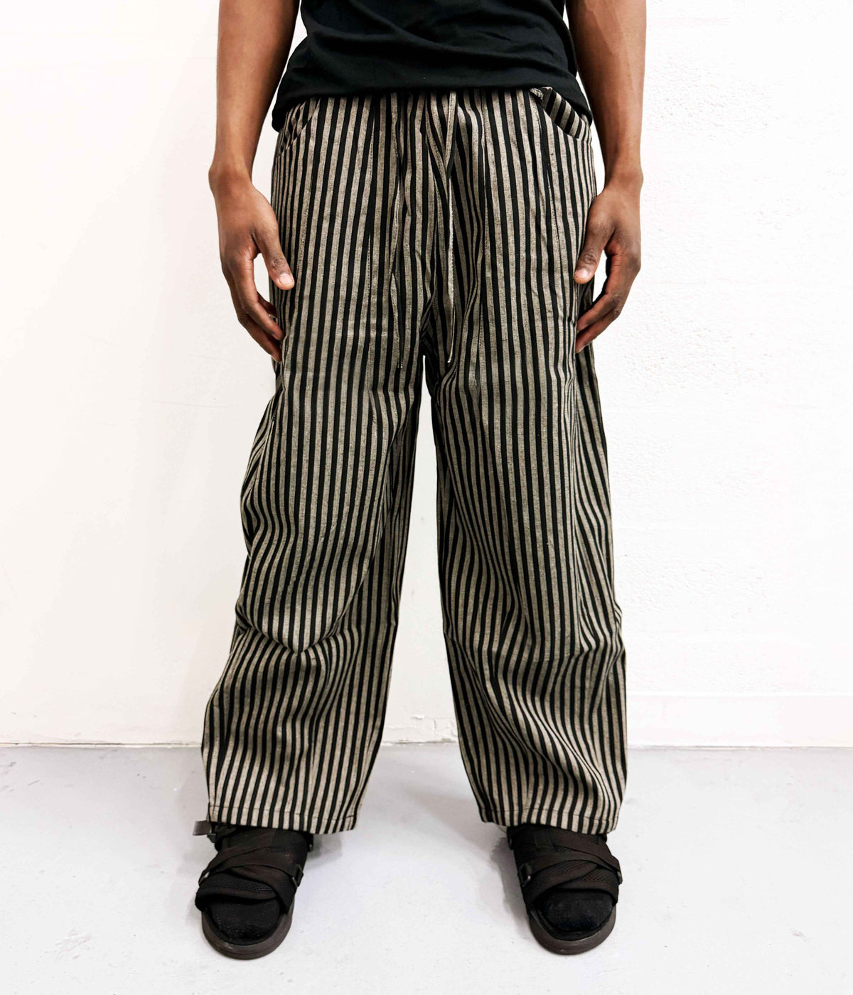 NOIR STRIPED LOUNGE PANTS (UNISEX)