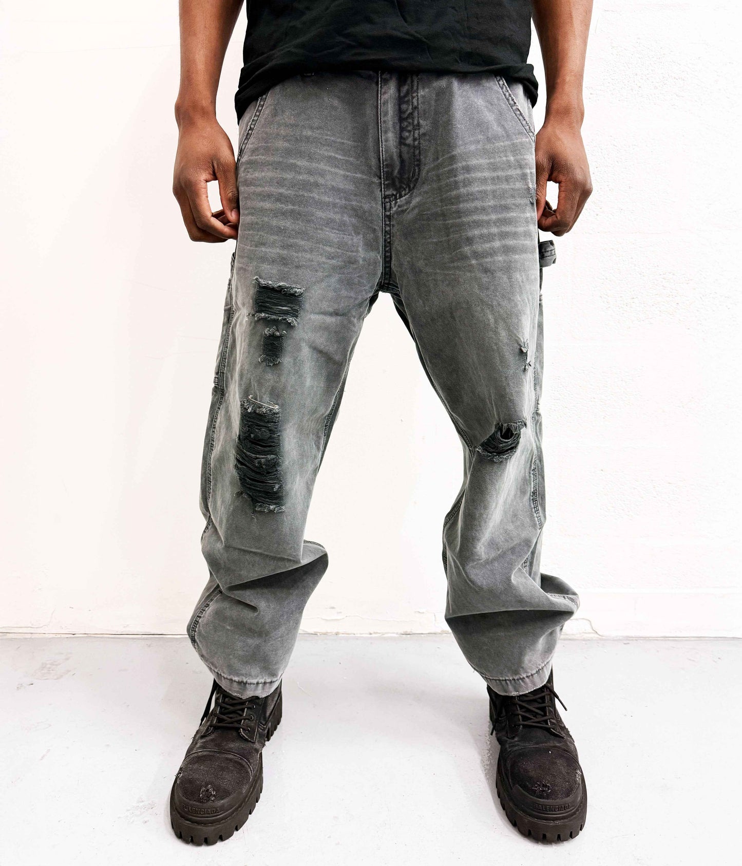 DISTRESSED CARGO DENIM