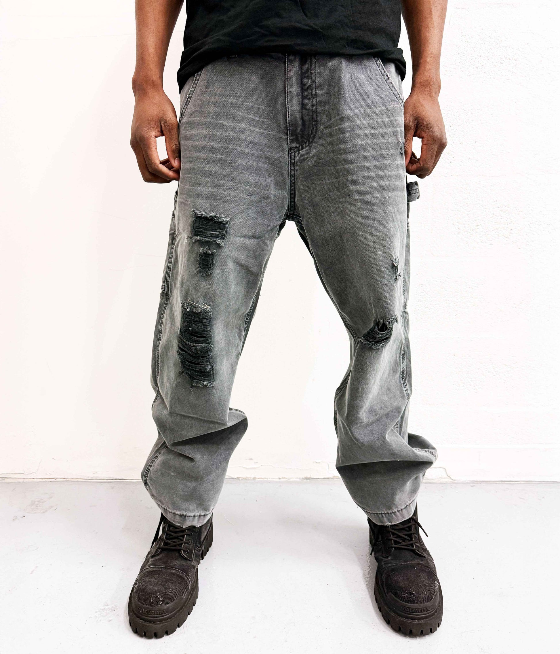 DISTRESSED CARGO DENIM