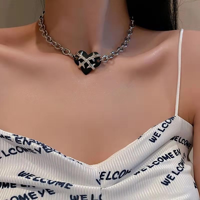 Dead Heart | Necklace