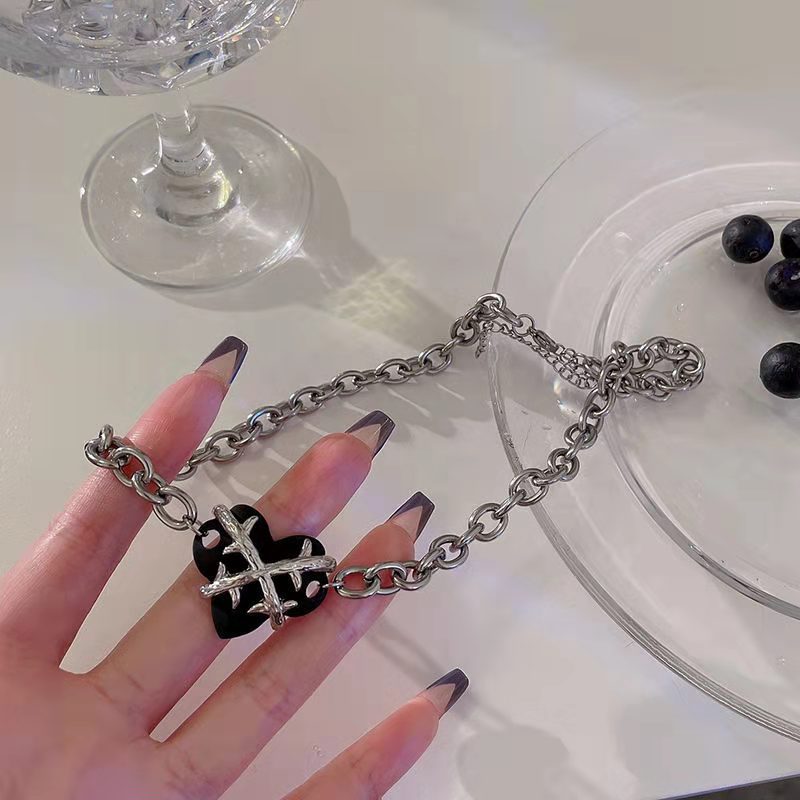 Dead Heart | Necklace