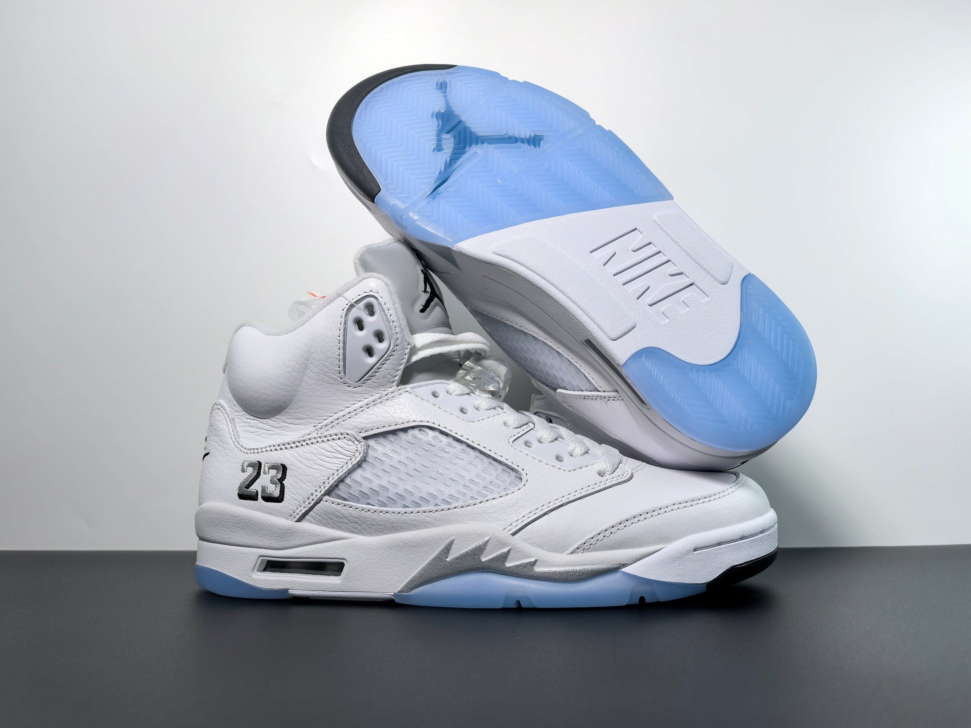 Air Jordan 5 OG White Metallic - Classic Style meets Performance - OMYGOODS
