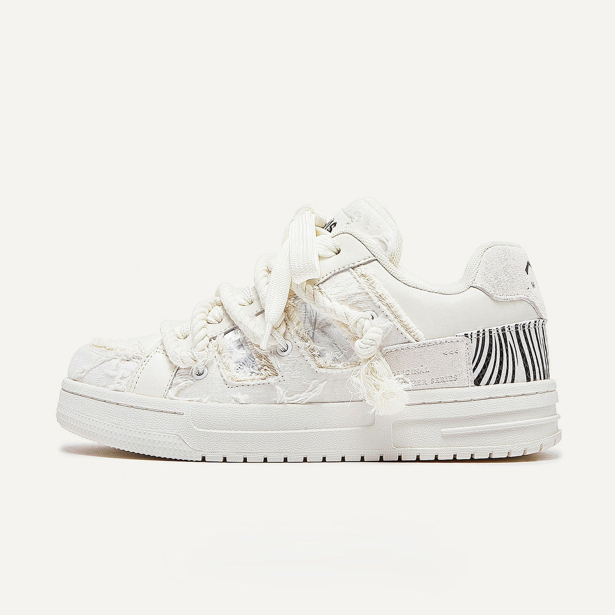 Cloud | White Streetwear Sneakers - OMYGOODS