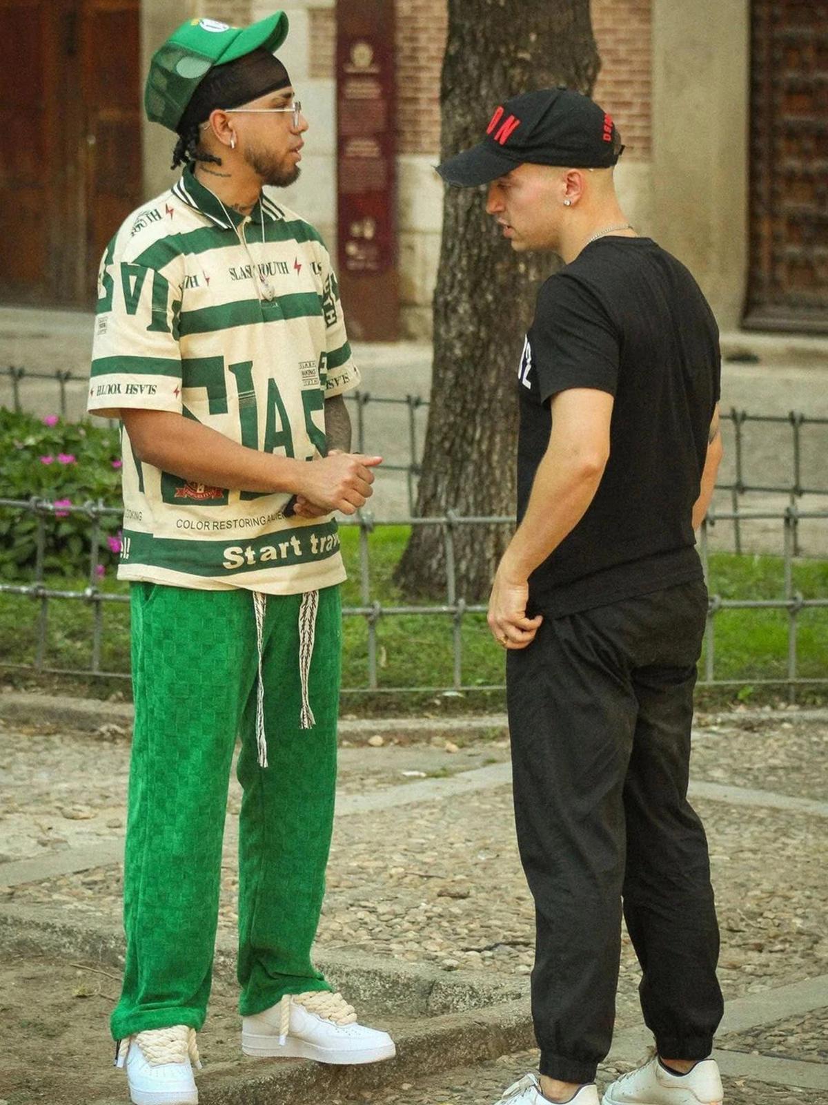 Omygoods Contrast Color Slash Polo Shirt