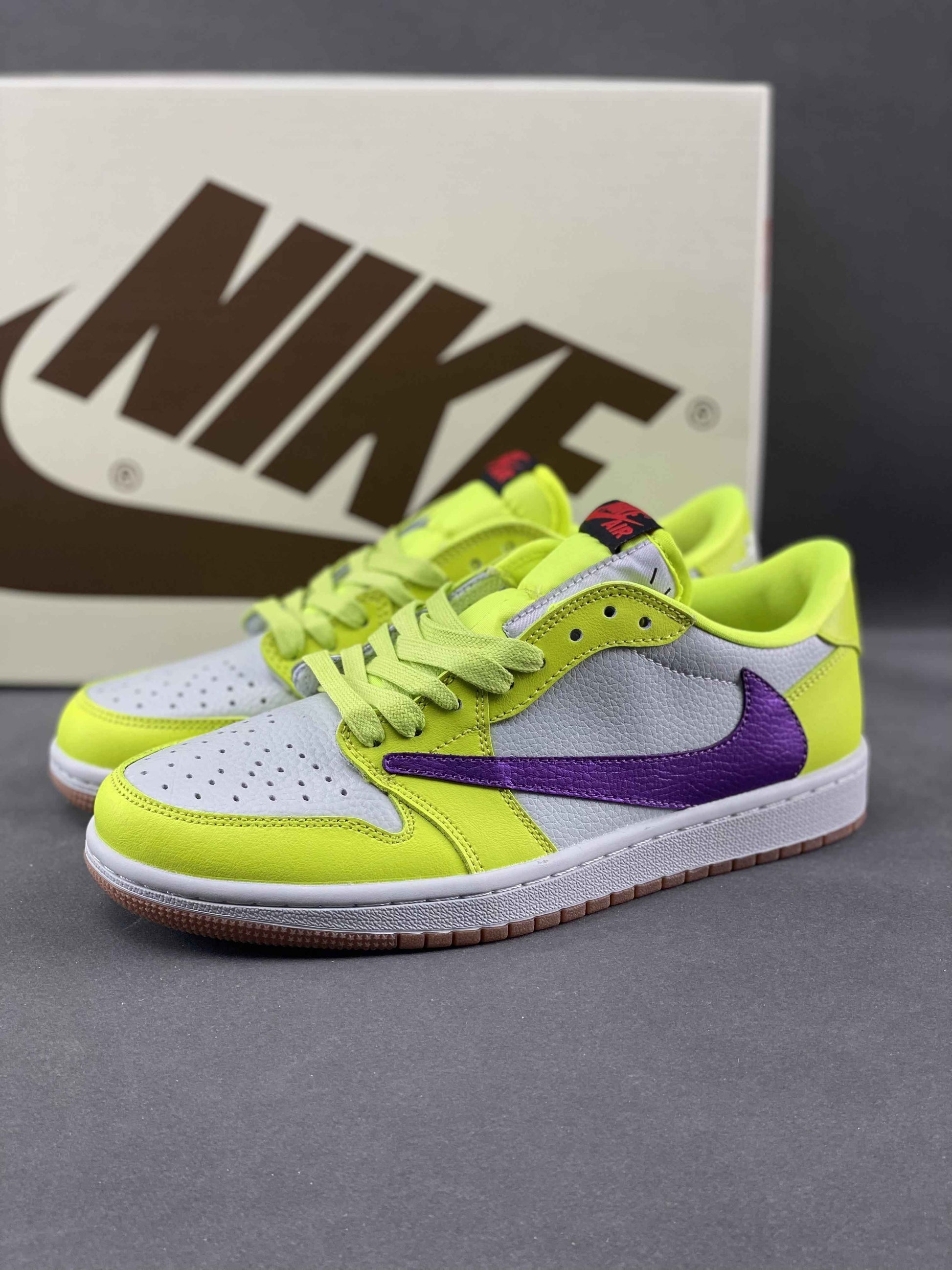 Air Jordan 1 x Travis Scott Neon: Iconic Streetwear Sneaker