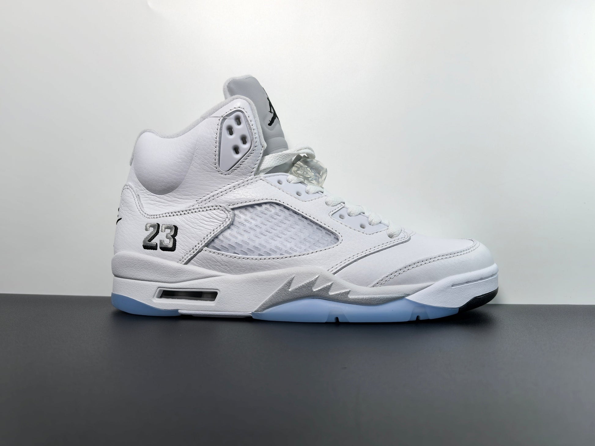 Air Jordan 5 OG White Metallic - Classic Style meets Performance - OMYGOODS