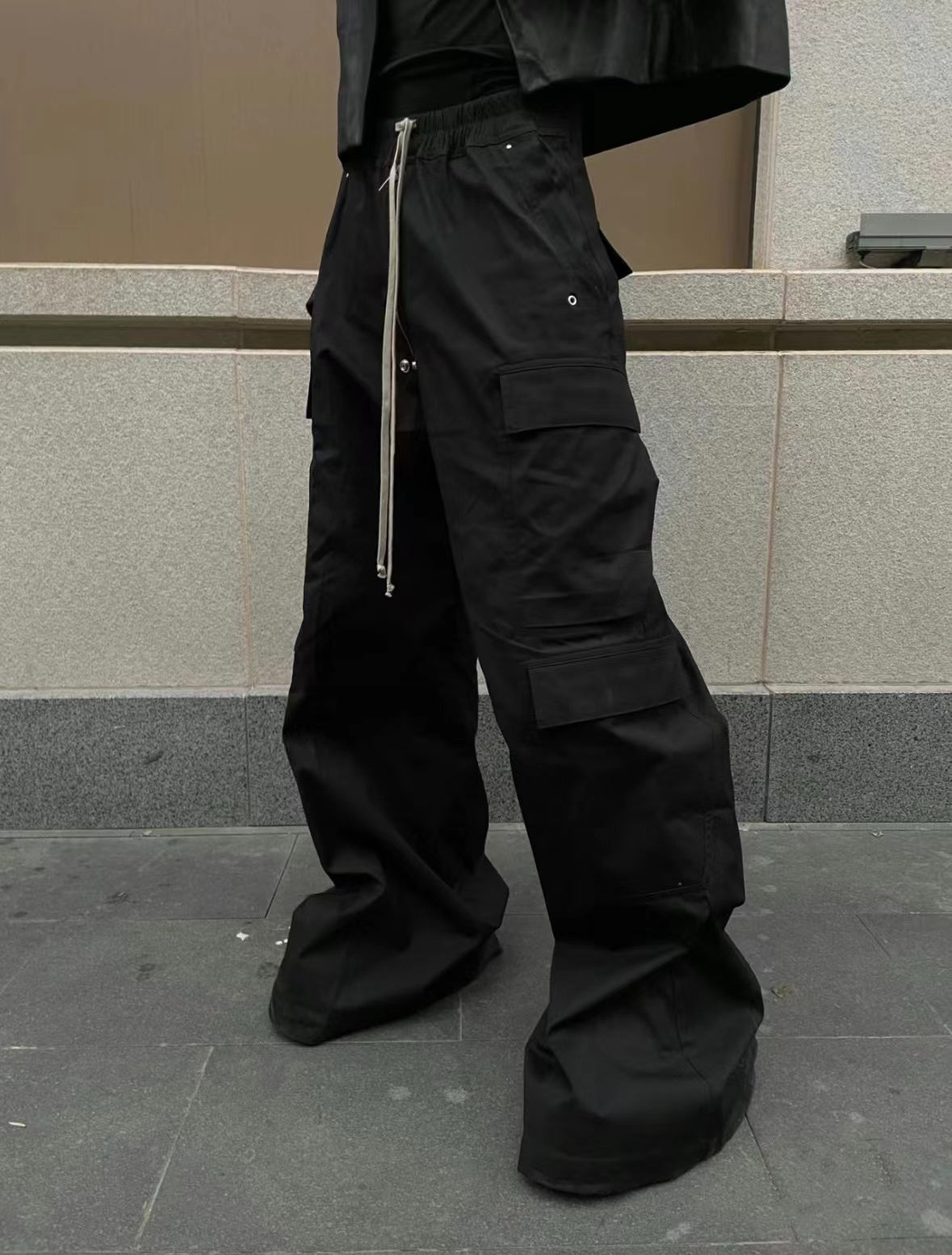 Black Pockets Stealth Cargo Pants