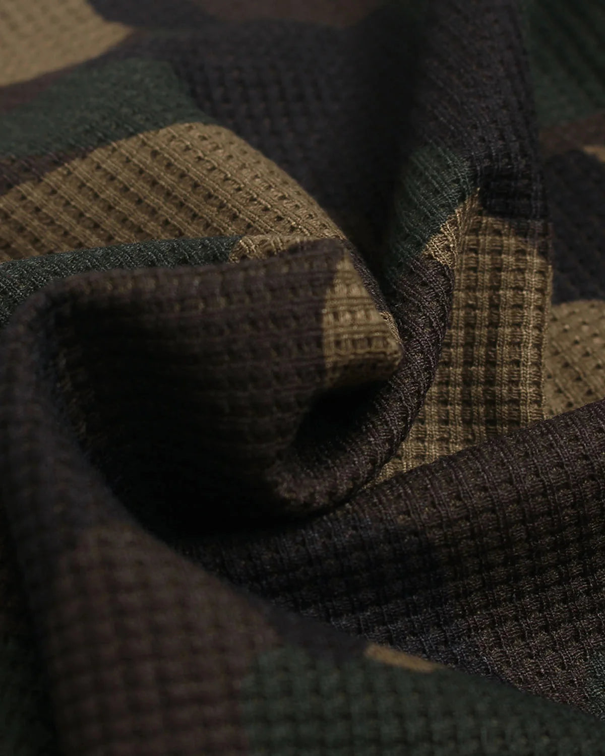 Omygoods Camo Graphic Waffle Long Sleeve T-Shirt