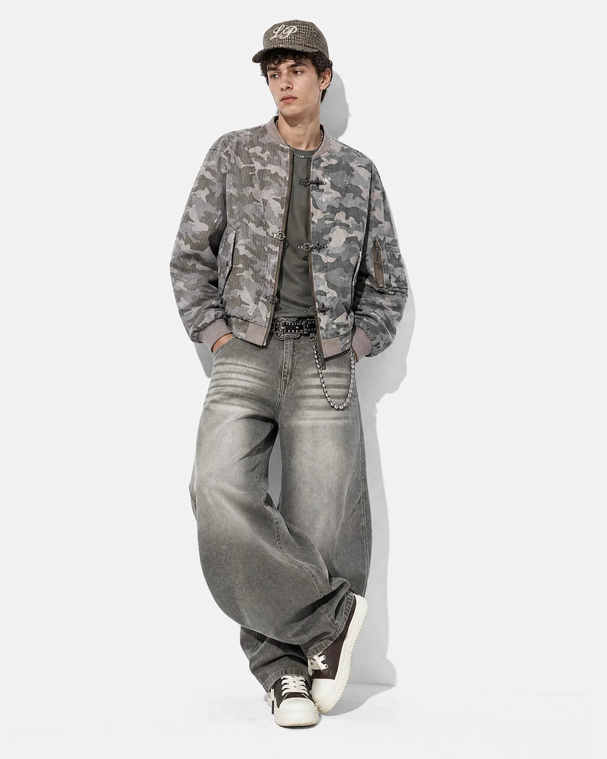Omygoods Camo Metal Clasp Bomber Jacket