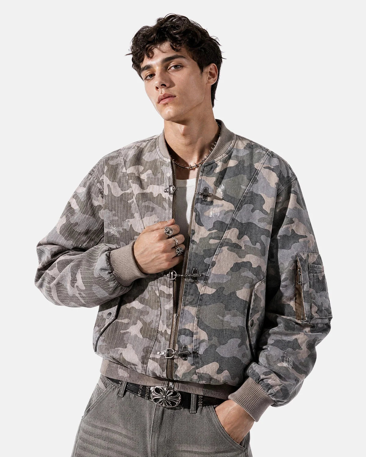 Omygoods Camo Metal Clasp Bomber Jacket