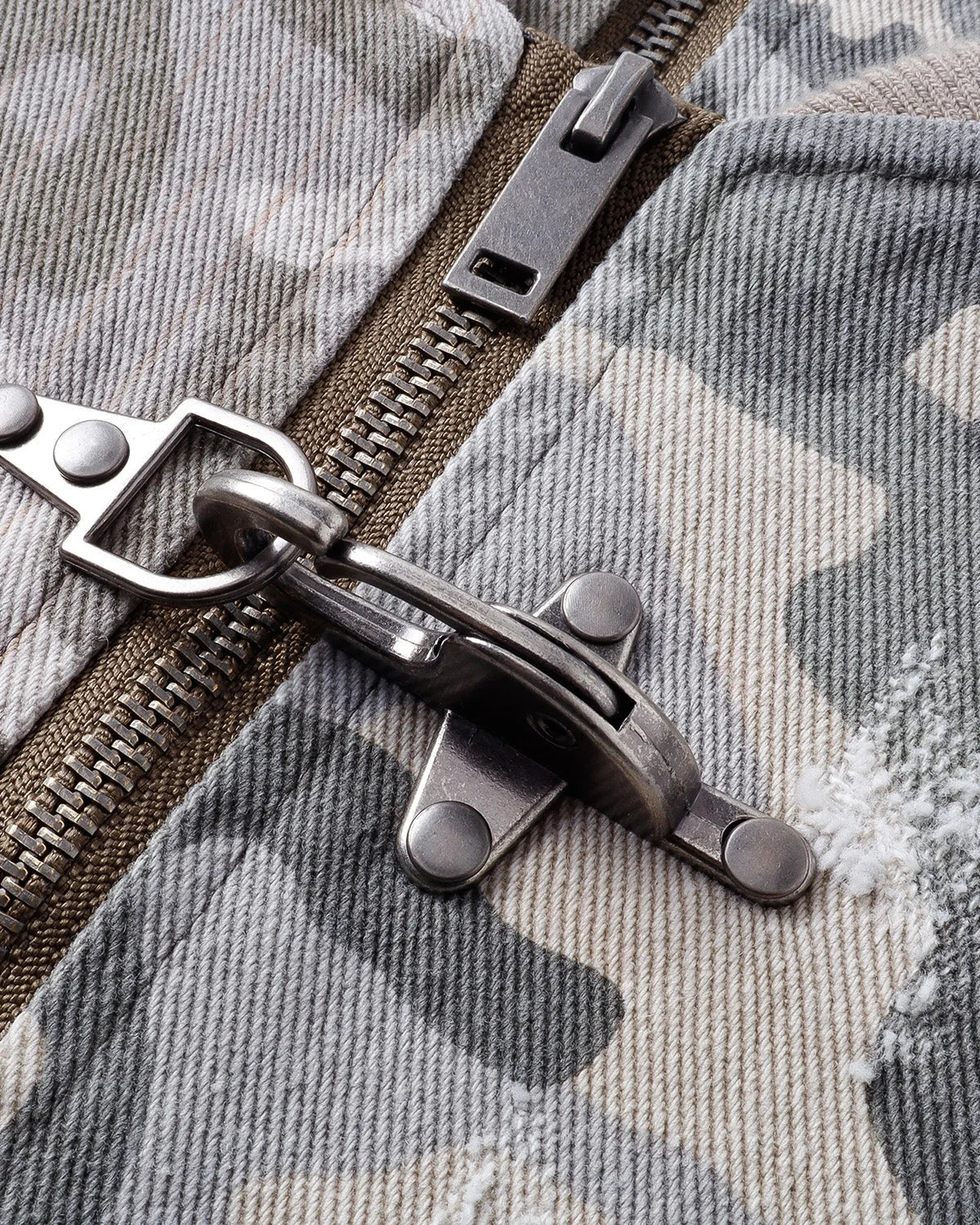 Omygoods Camo Metal Clasp Bomber Jacket