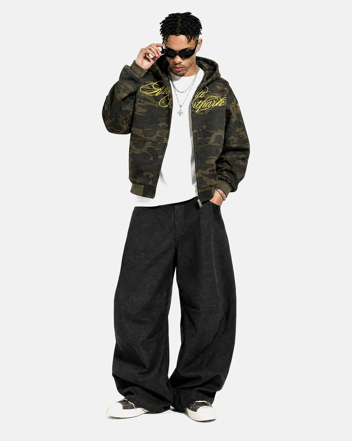 Omygoods Camo Script Graphic Cropped Hoodie