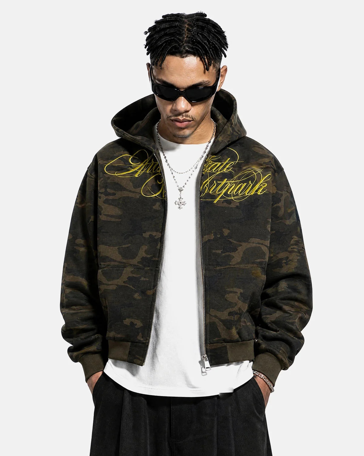 Omygoods Camo Script Graphic Cropped Hoodie
