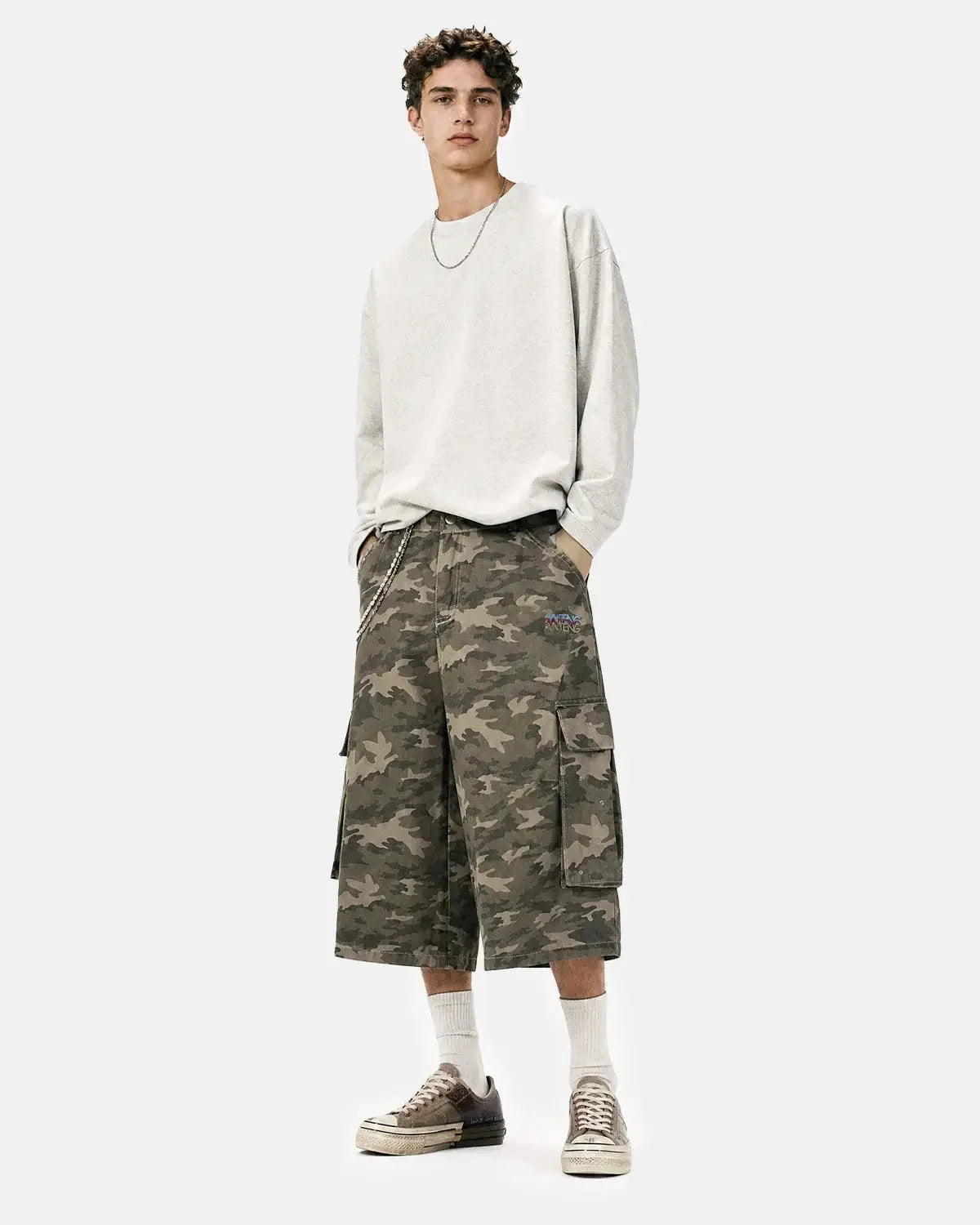 Omygoods Embroidered Camo Cargo Longline Shorts