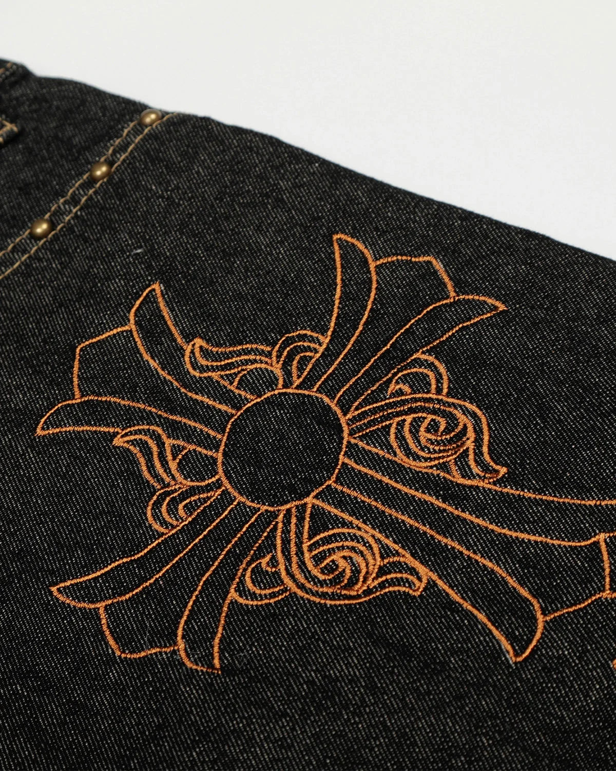 Omygoods Gothic Cross Embroidery Barrel Jeans