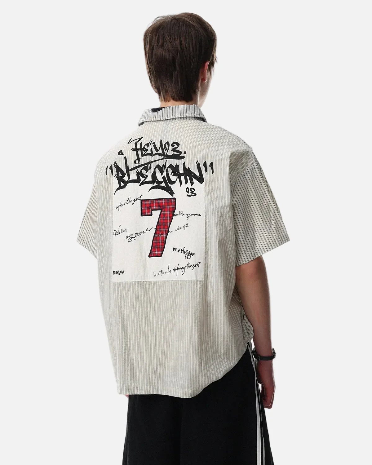 Omygoods Graffiti Patch Striped Short-Sleeve Shirt