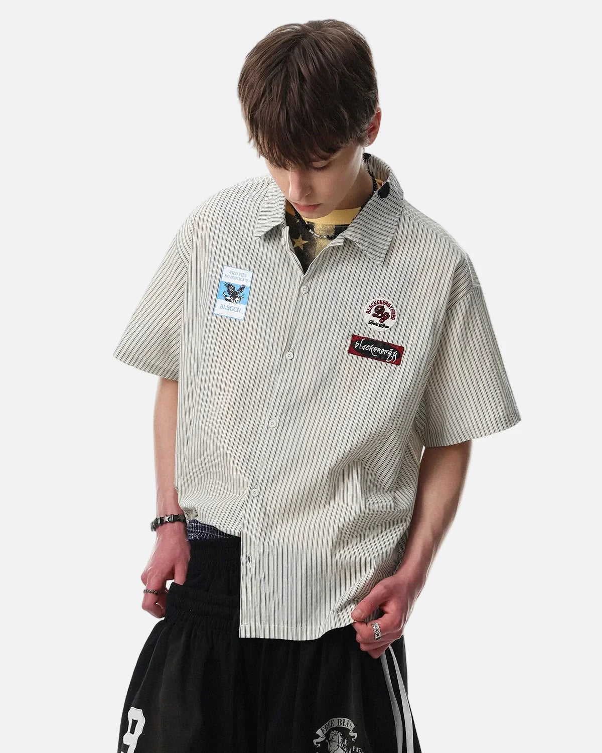 Omygoods Graffiti Patch Striped Short-Sleeve Shirt