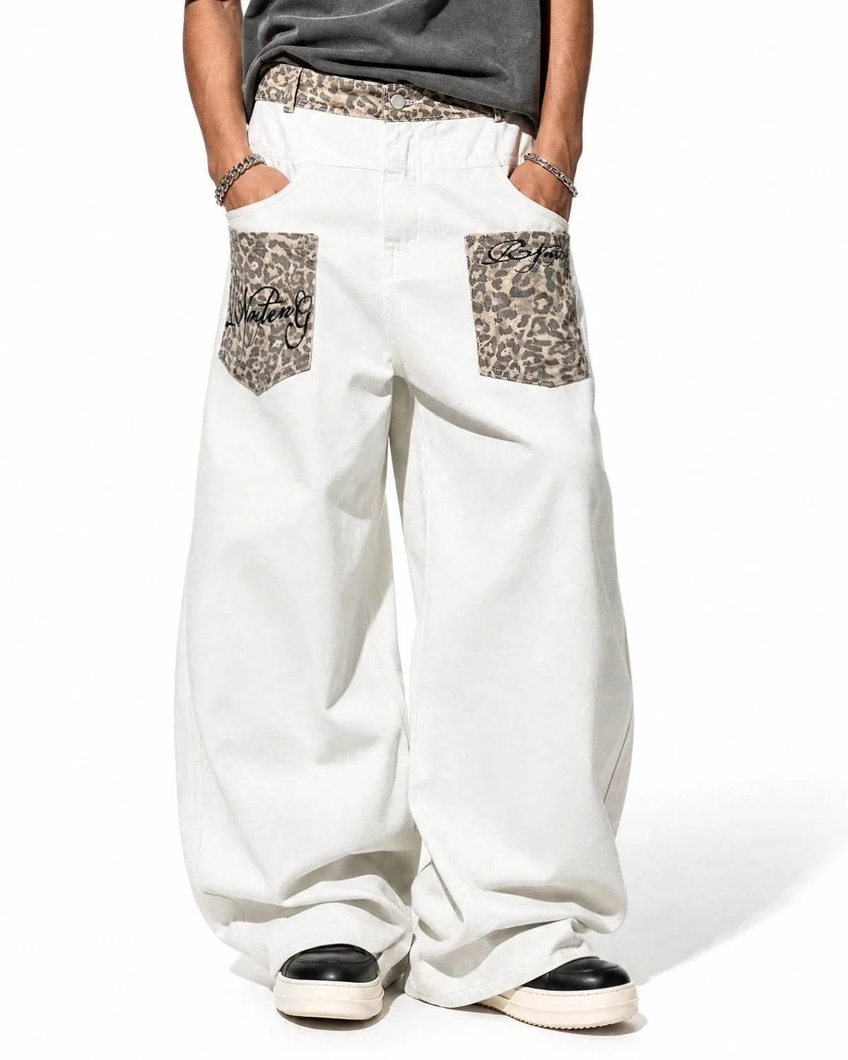 Omygoods Leopard Patch Barrel Jeans