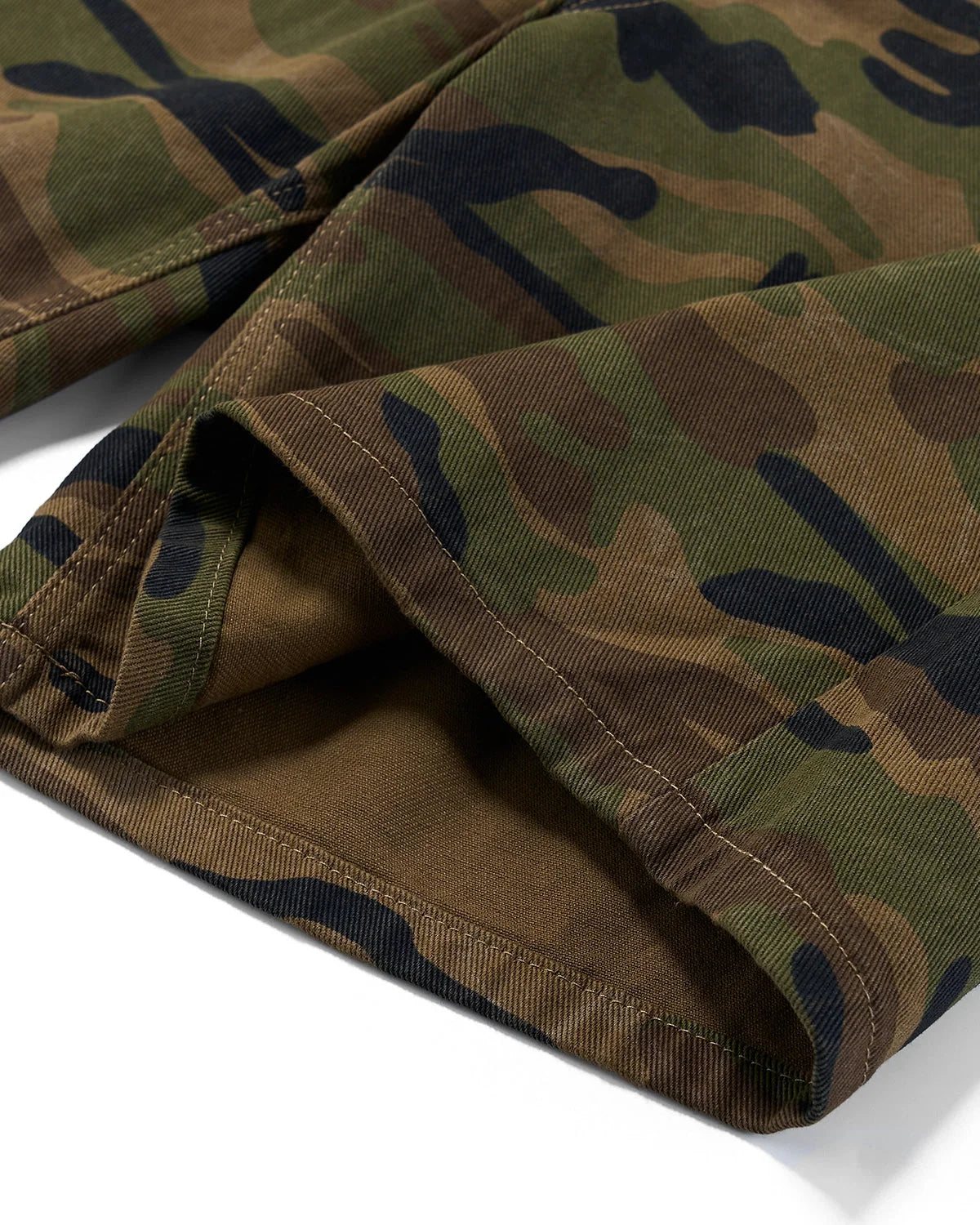 Omygoods Metal Clasp Camo Shorts