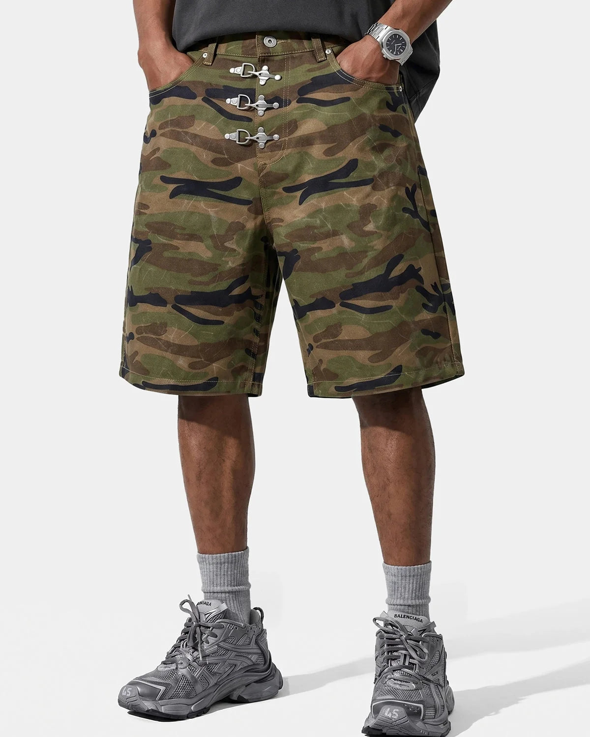 Omygoods Metal Clasp Camo Shorts