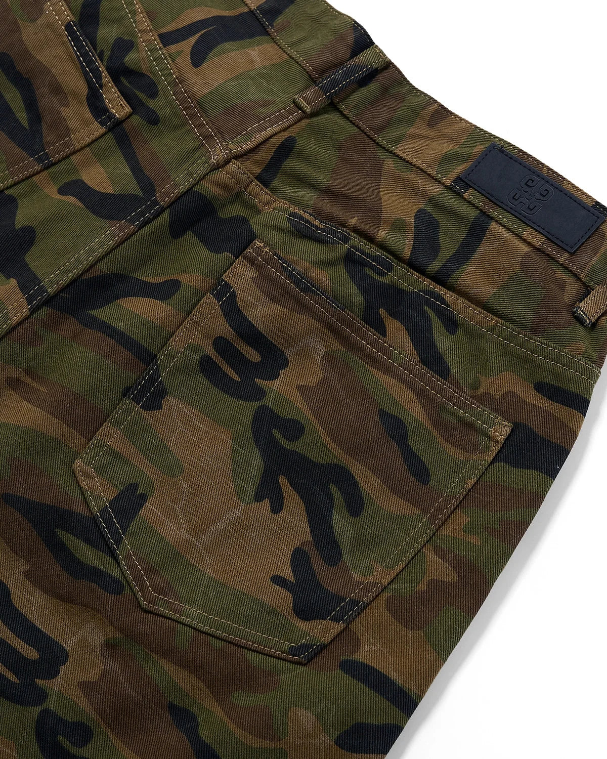 Omygoods Metal Clasp Camo Shorts