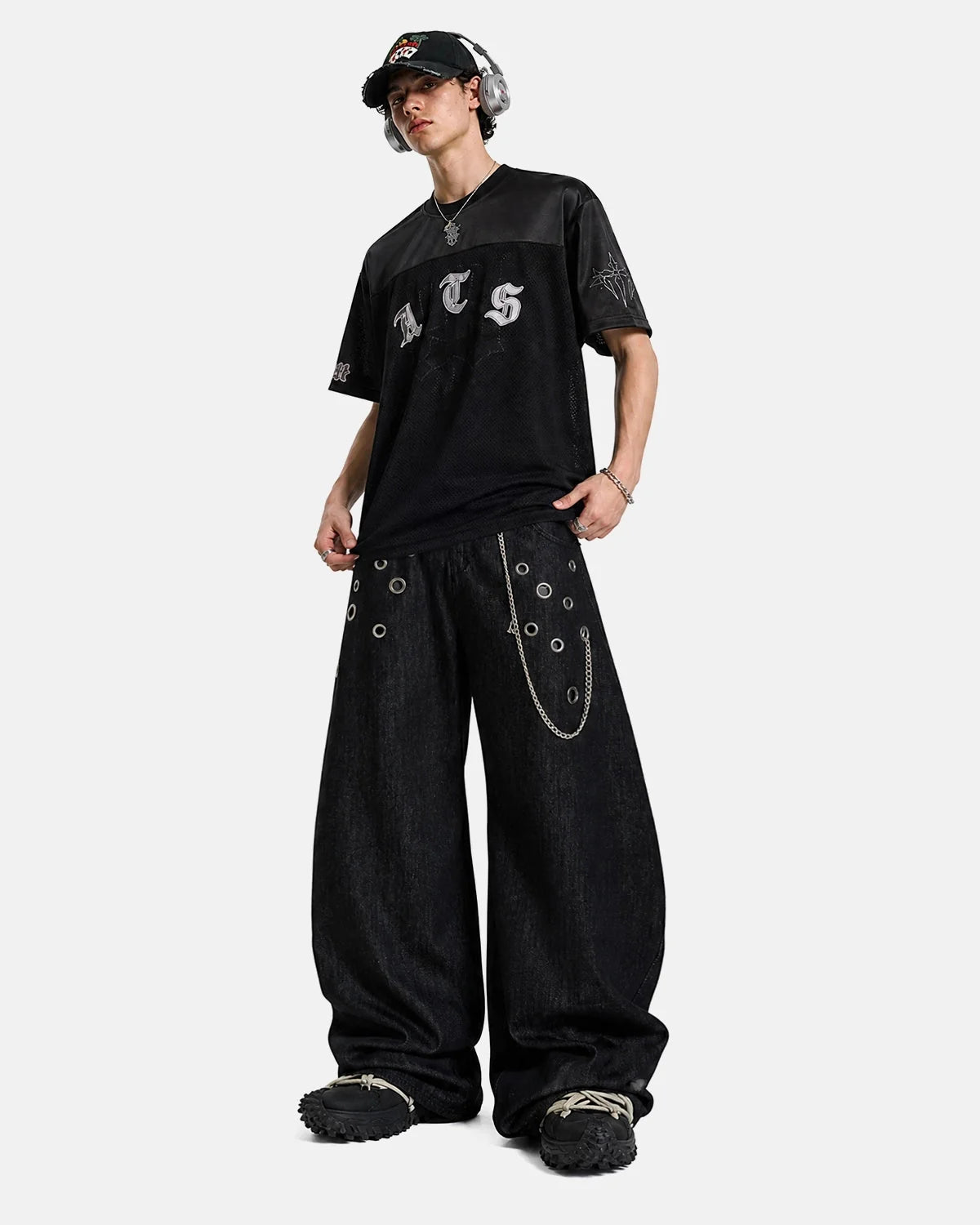 Omygoods Metal Eyelet Chain Barrel Jeans