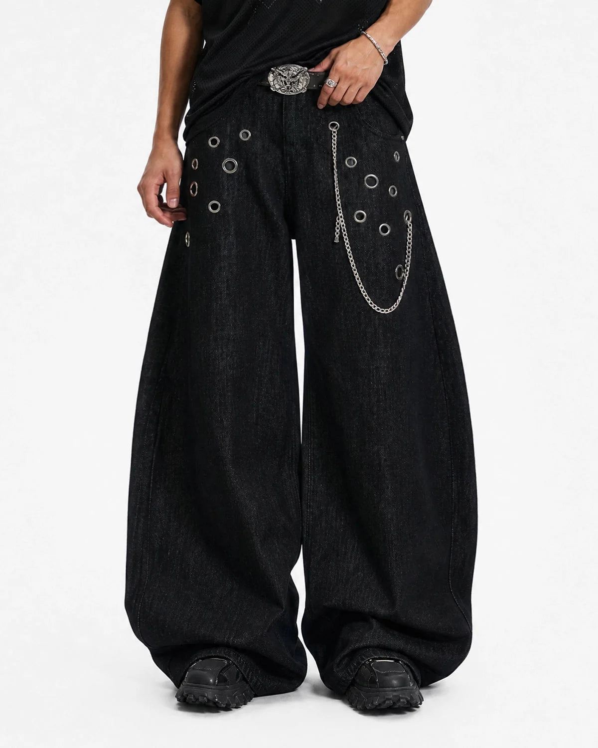 Omygoods Metal Eyelet Chain Barrel Jeans
