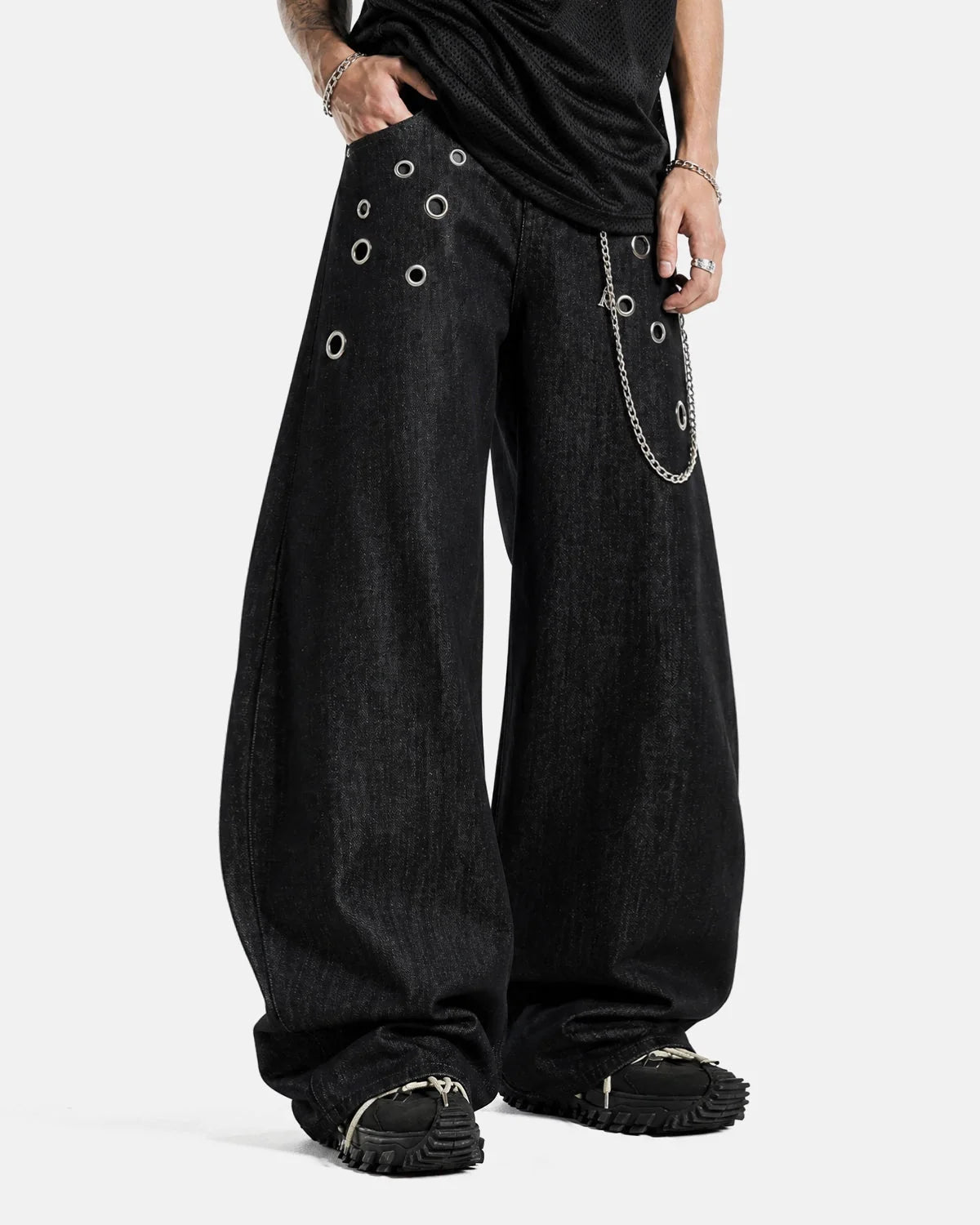 Omygoods Metal Eyelet Chain Barrel Jeans