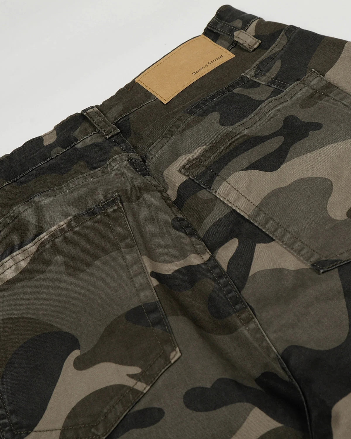 Omygoods Multi-Pockets Camo Barrel Cargo Pants