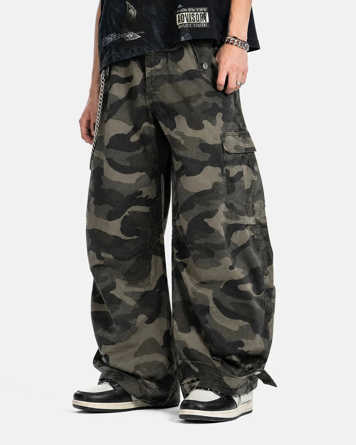 Omygoods Multi-Pockets Camo Barrel Cargo Pants