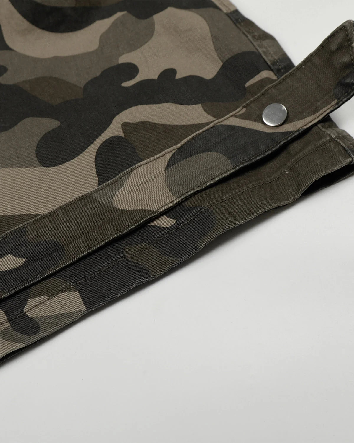 Omygoods Multi-Pockets Camo Barrel Cargo Pants