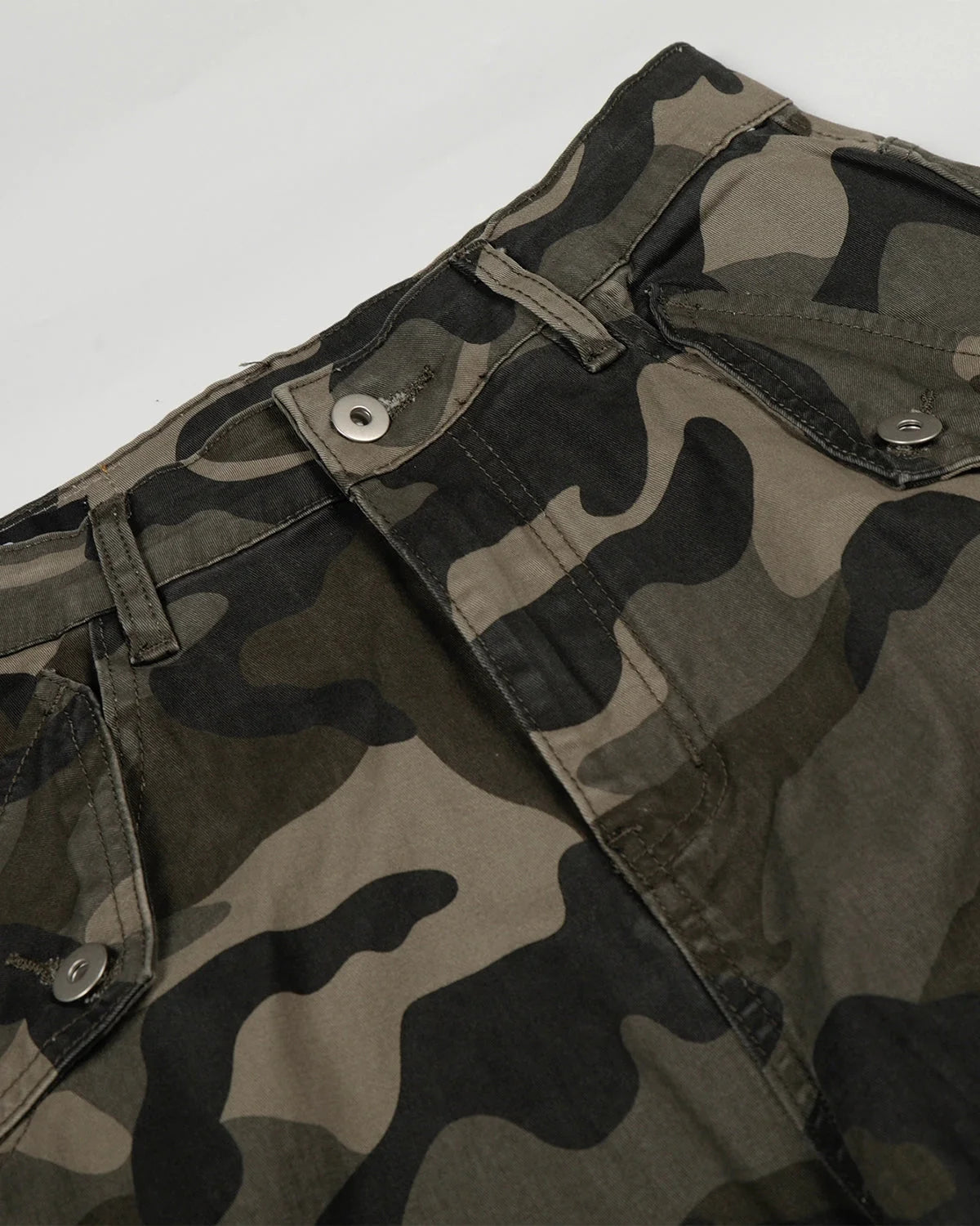 Omygoods Multi-Pockets Camo Barrel Cargo Pants