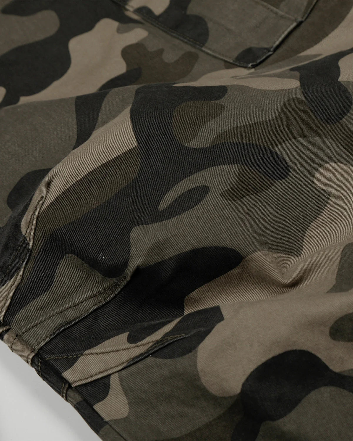Omygoods Multi-Pockets Camo Barrel Cargo Pants