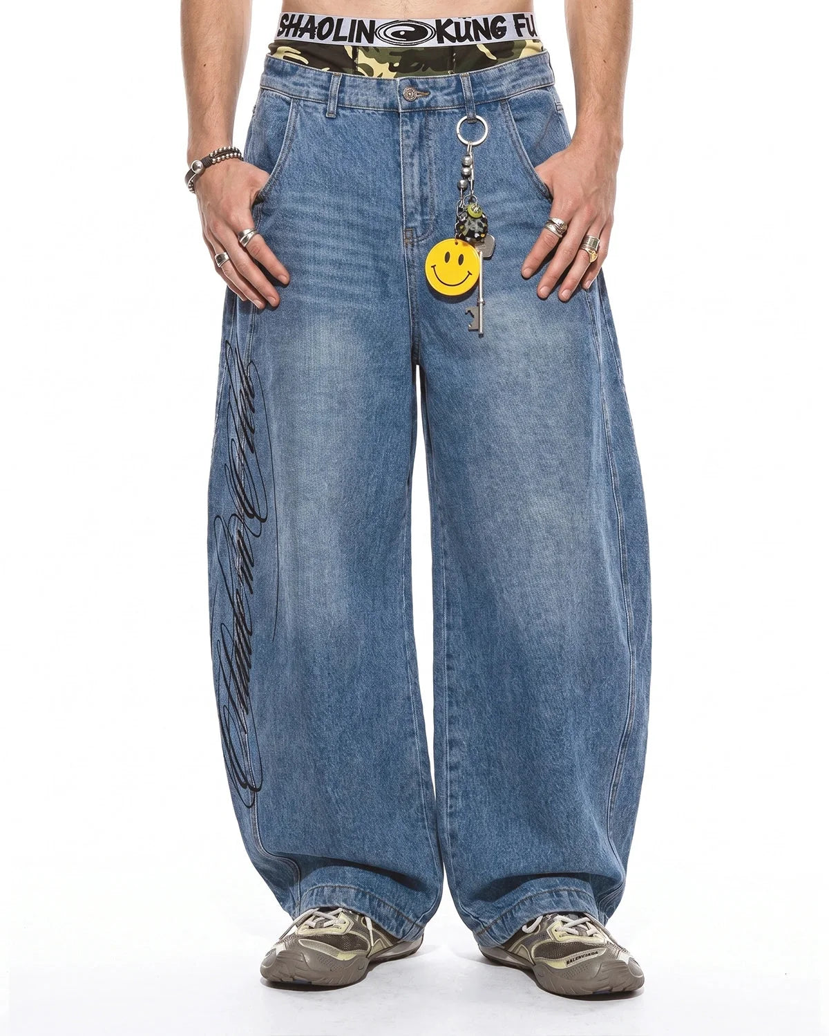 Omygoods Script Graphic Barrel Jeans