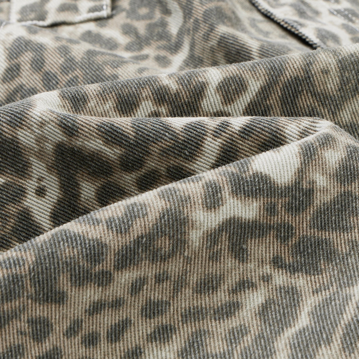 Vintage Leopard Cargo Shorts - OMYGOODS