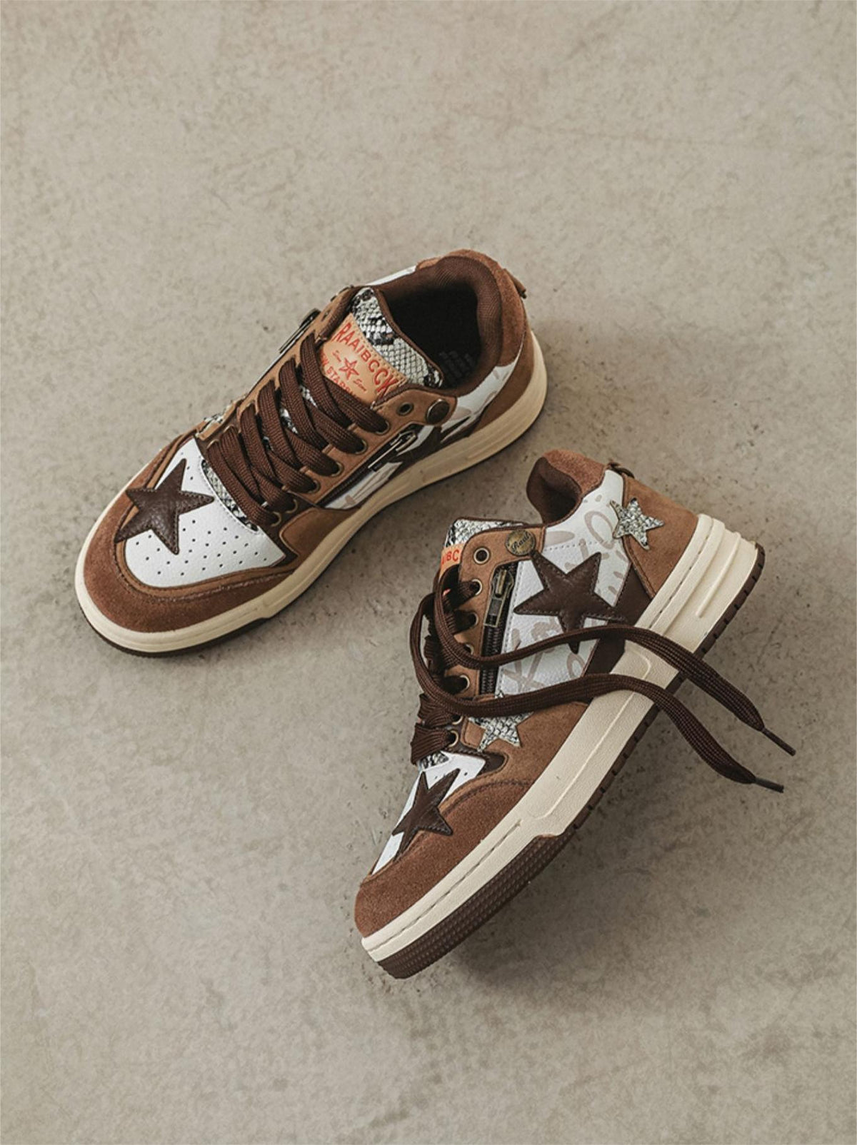 Zipper | Brown Sneakers with Star Element - OMYGOODS